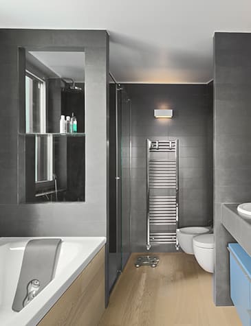 Modernes Bad nach Sanierung | M. Elias Bau